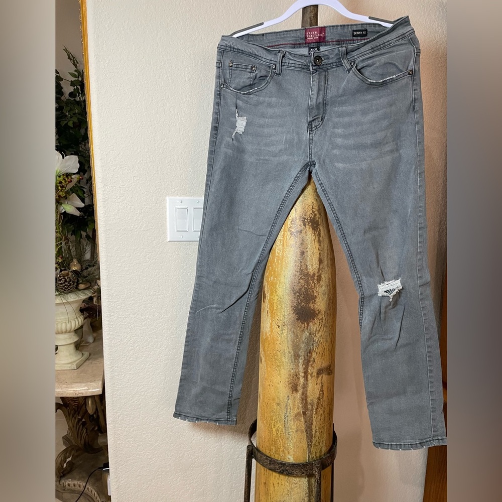 💫 Truth Substance common sense  Skinny Lt Blue Denim distressed Jeans SZ 32x30